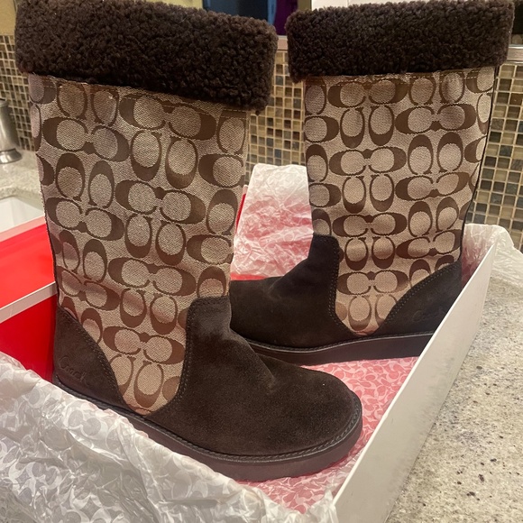 Boots - Picture 1 of 5